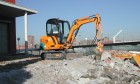 miniexcavadora con operario