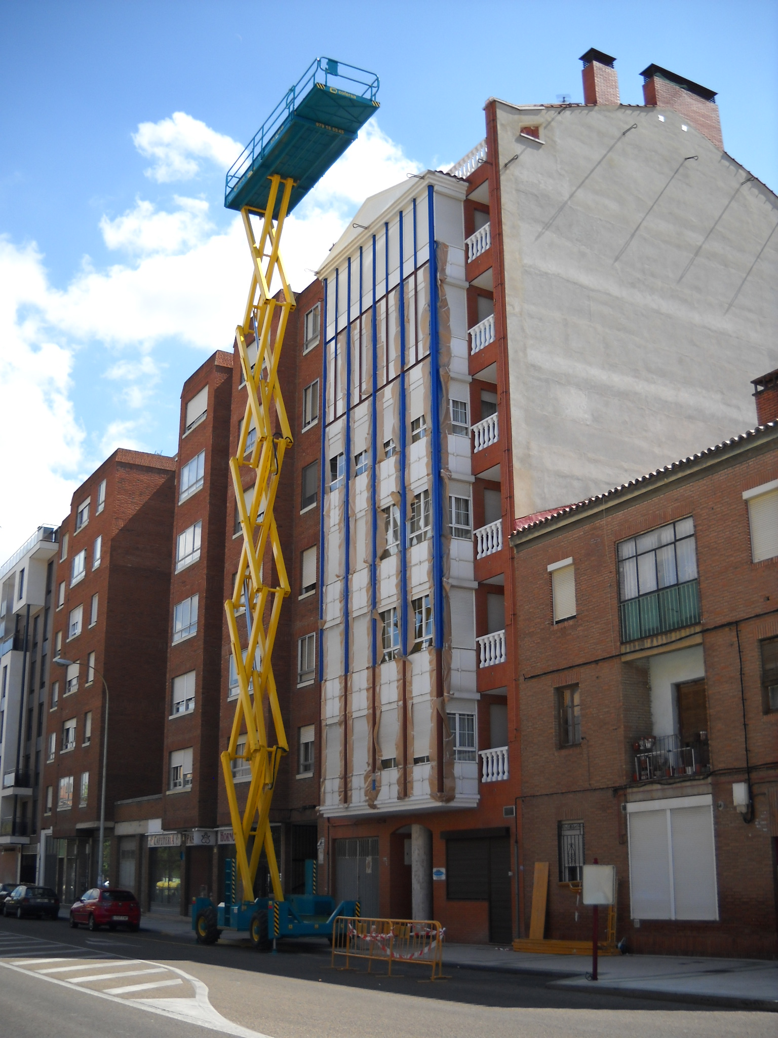 Plataforma elevadora de tijera 25 mt en Palencia